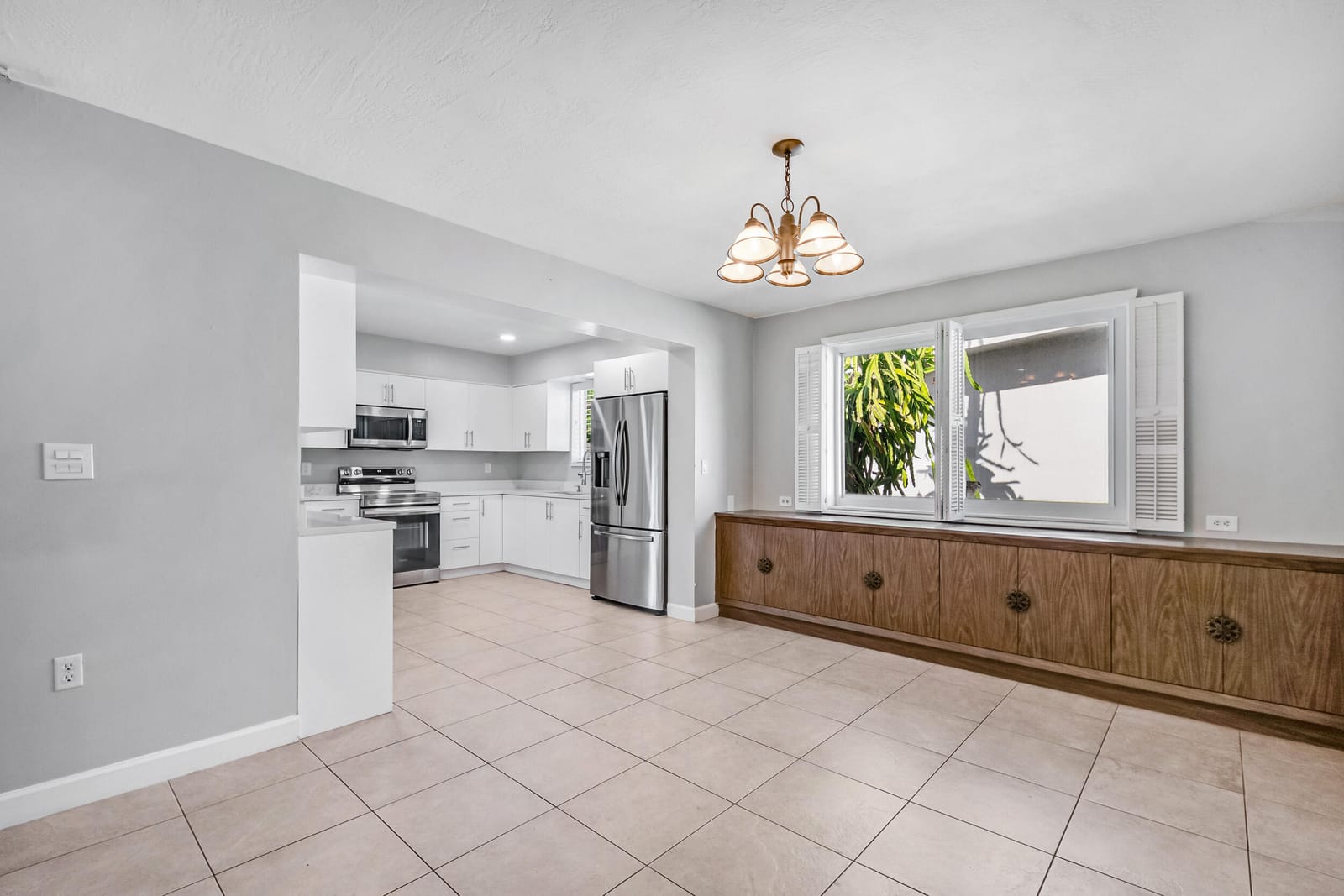 6760 SW 11TH Street, Pembroke Pines, FL 33023 photo 8