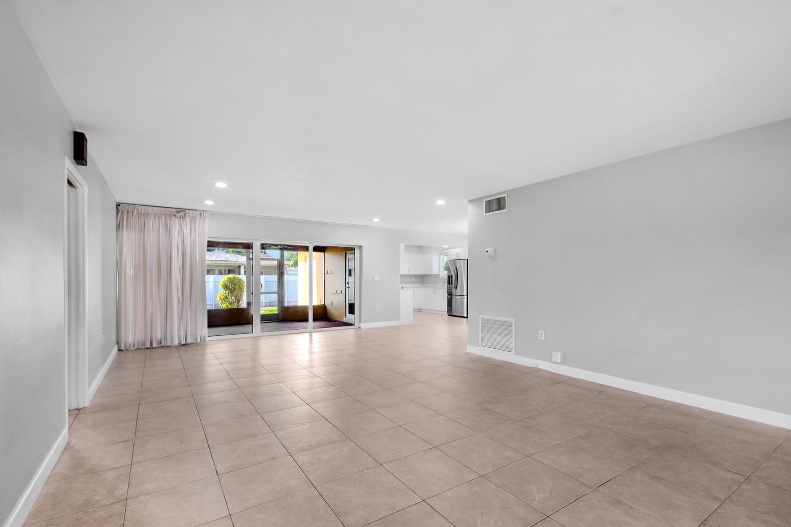 6760 SW 11TH Street, Pembroke Pines, FL 33023 photo 10