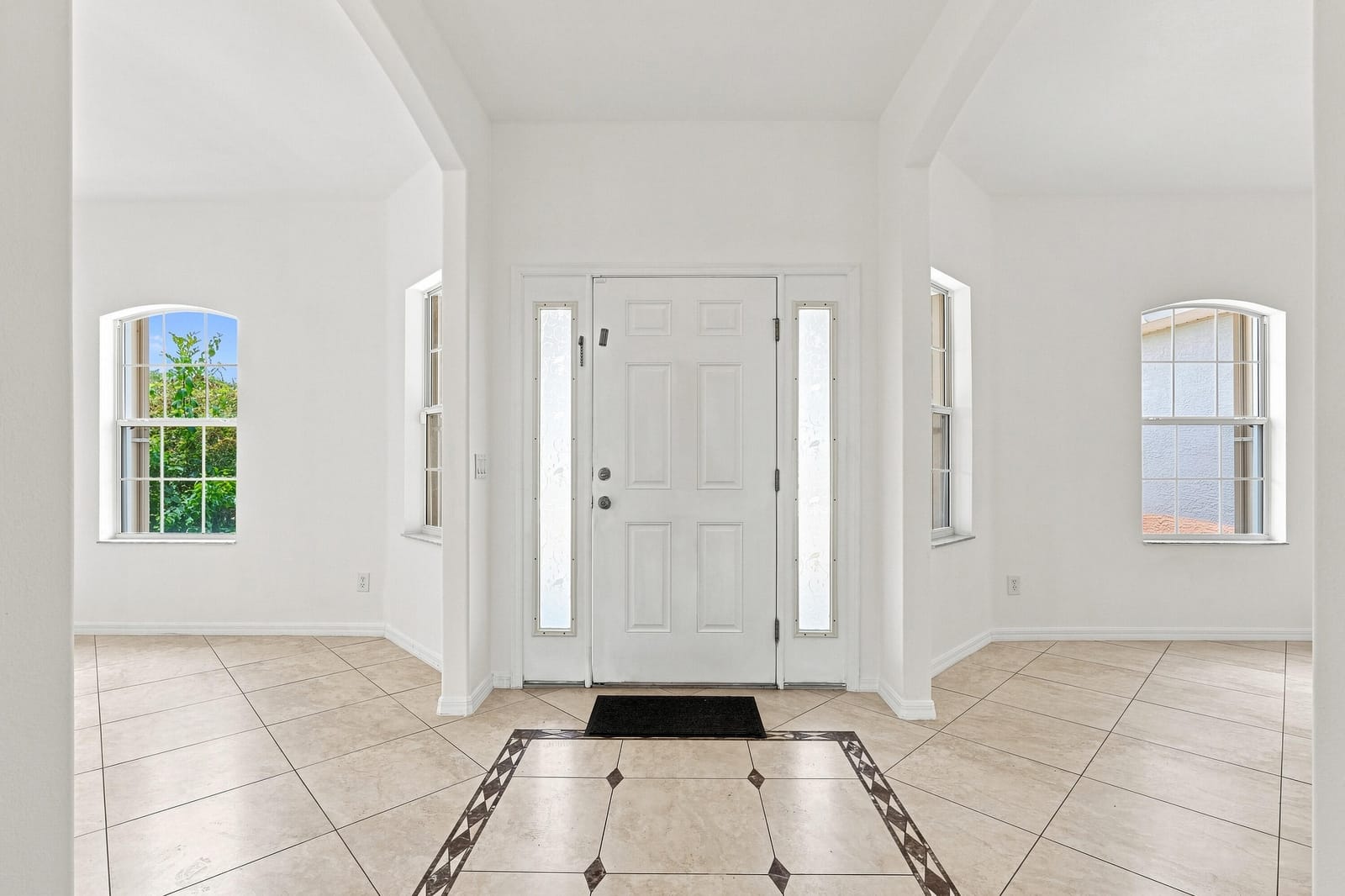 1787 SW CAMEO Boulevard — photo 2