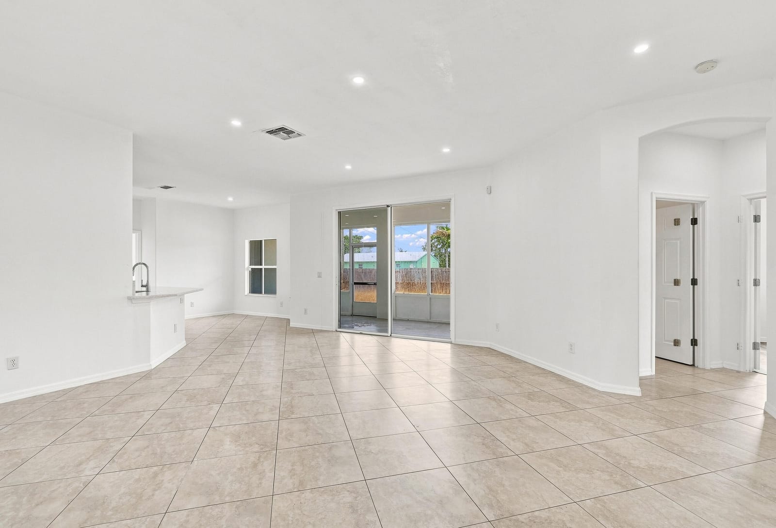 1787 SW CAMEO Boulevard — photo 4