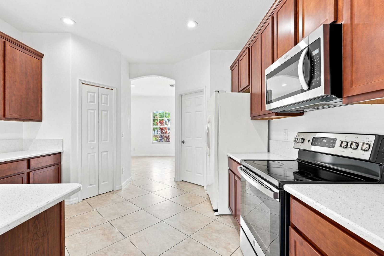 1787 SW CAMEO Boulevard — photo 7