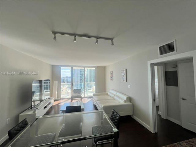 1155 Brickell Bay Drive 1607, Miami, FL 33131