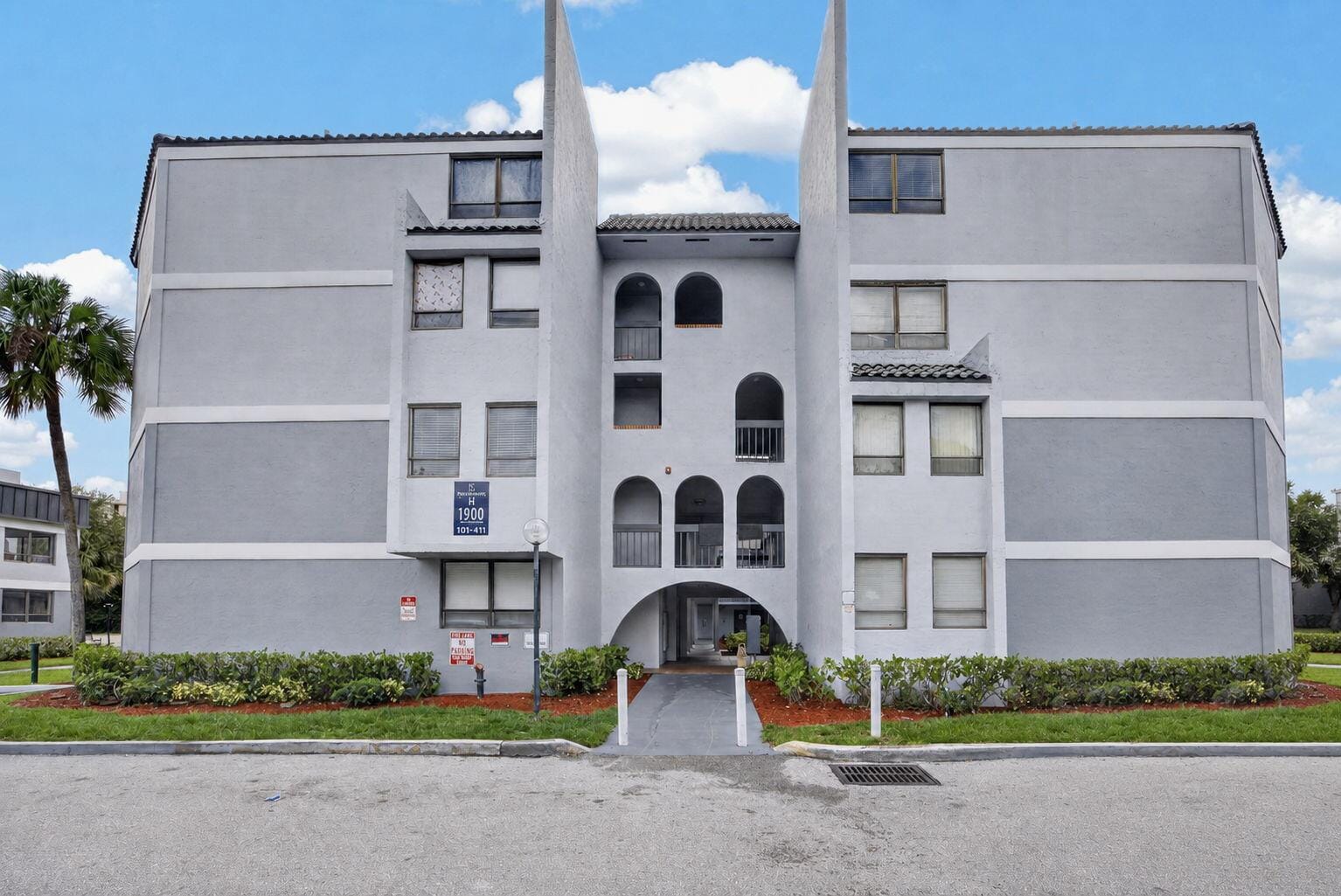 1900 N CONGRESS Avenue 201 — photo 4