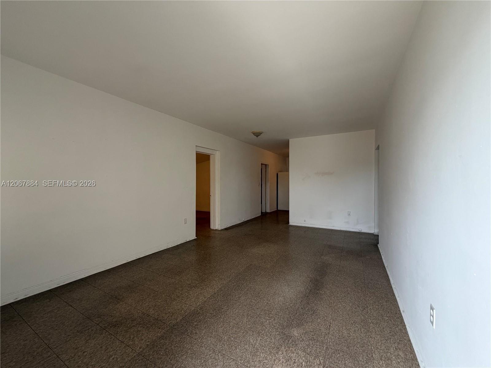 733 W 35th Street — photo 4
