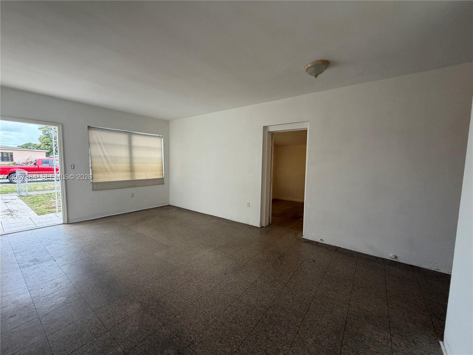733 W 35th Street — photo 5