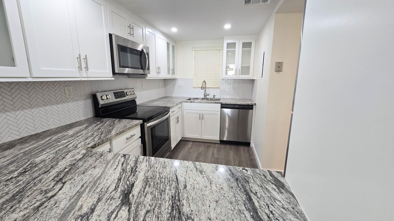 3100 W ROLLING HILLS Circle 609, Davie, FL 33328 photo 2
