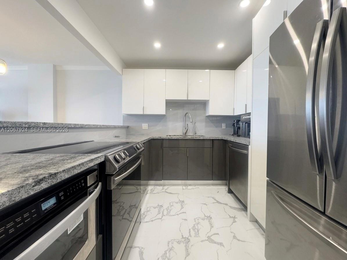 3800 S Ocean Drive 802 — photo 4
