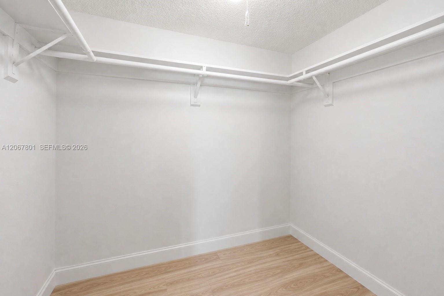 2520 N Andrews Avenue 305 — photo 1
