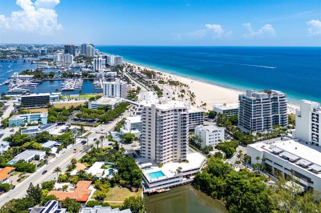 3000 Holiday Drive, Fort Lauderdale, FL 33316