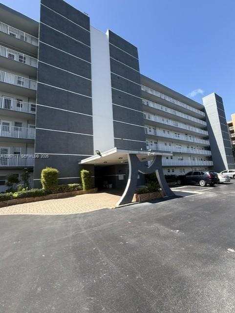 619 NE 14th Avenue 403, Hallandale Beach, FL 33009 photo 3
