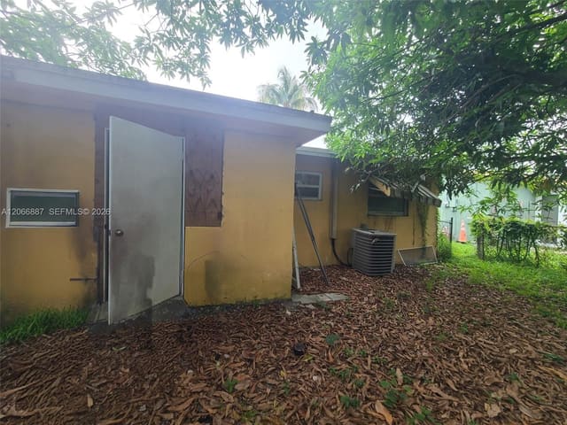 5910 NW 16th Court, Sunrise, FL 33313