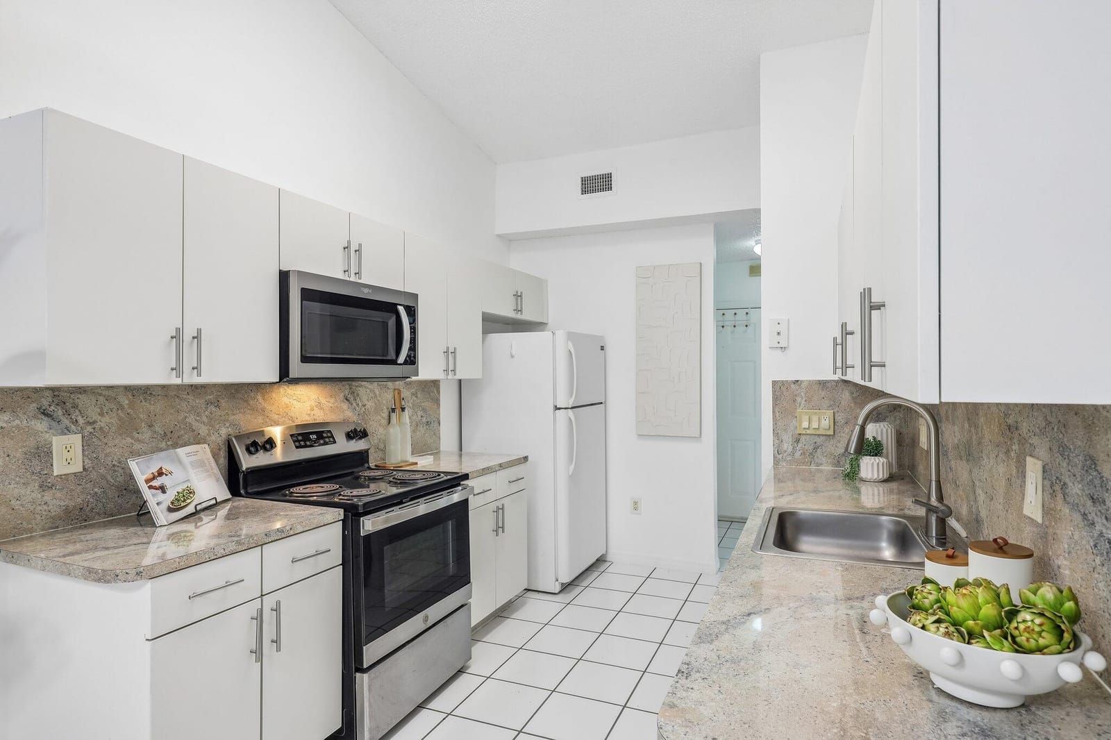 980 NE 212th Terrace 980-01, Miami, FL 33179 photo 24