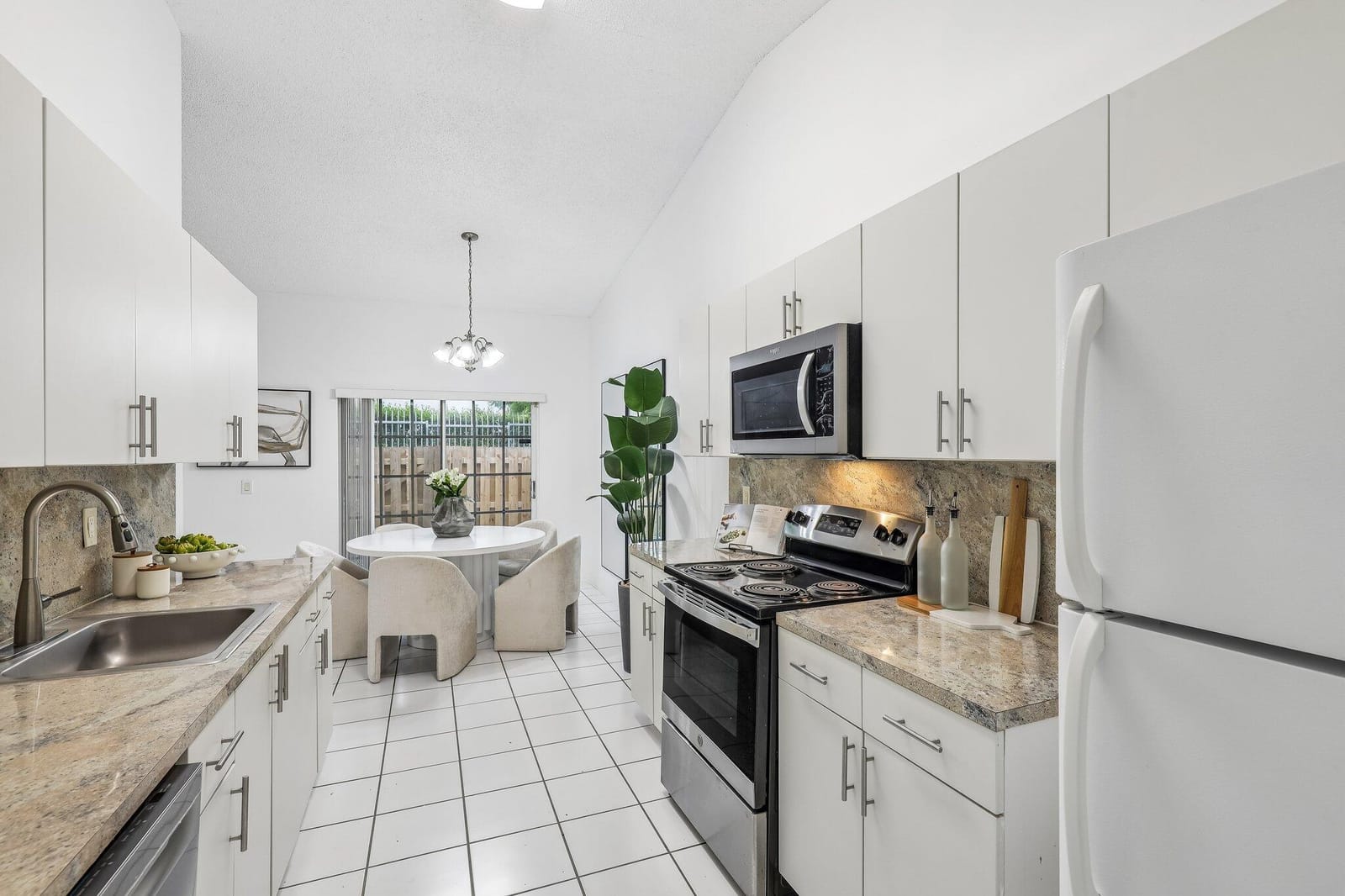 980 NE 212th Terrace 980-01, Miami, FL 33179 photo 25
