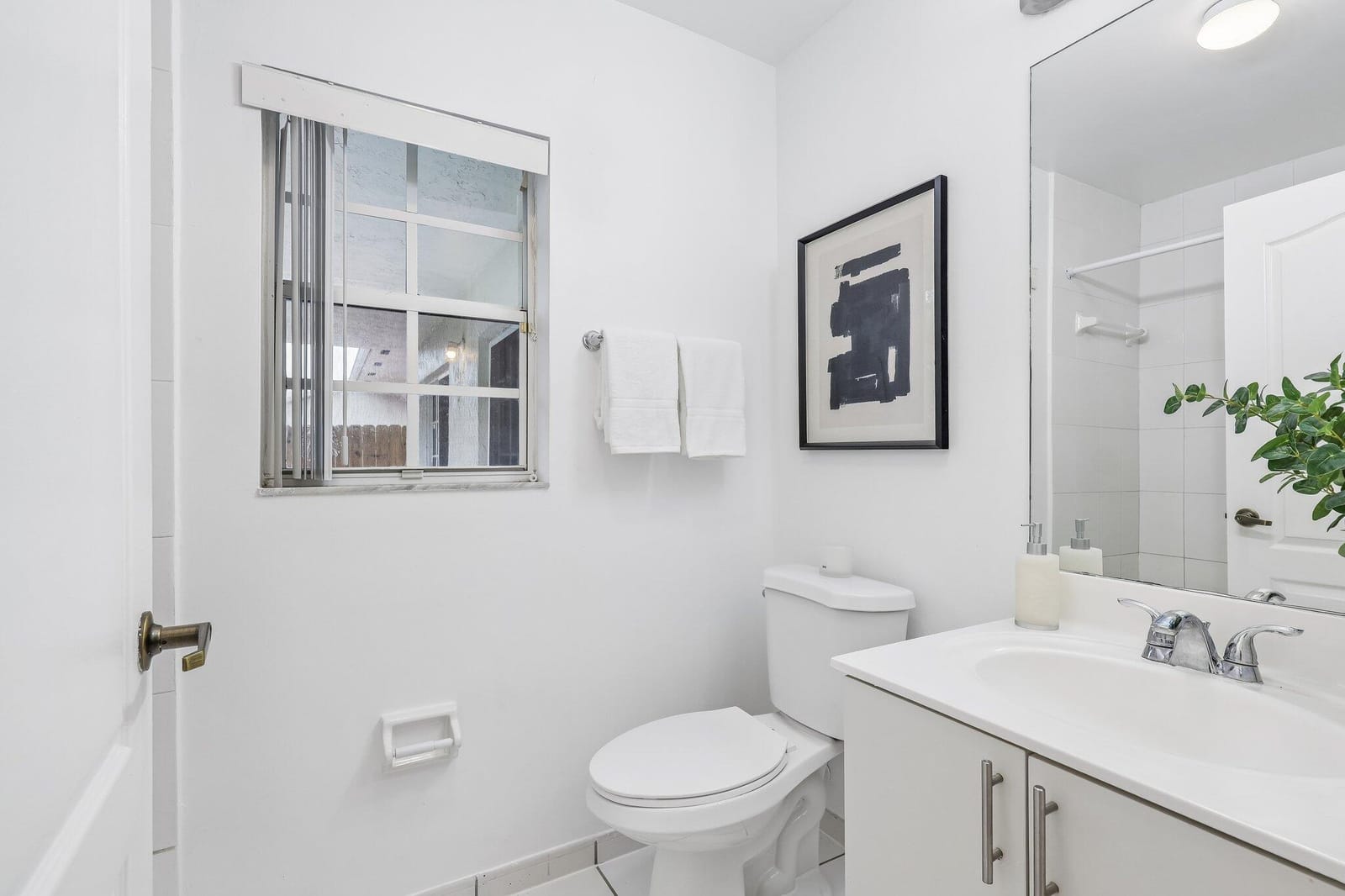 980 NE 212th Terrace 980-01 — photo 10