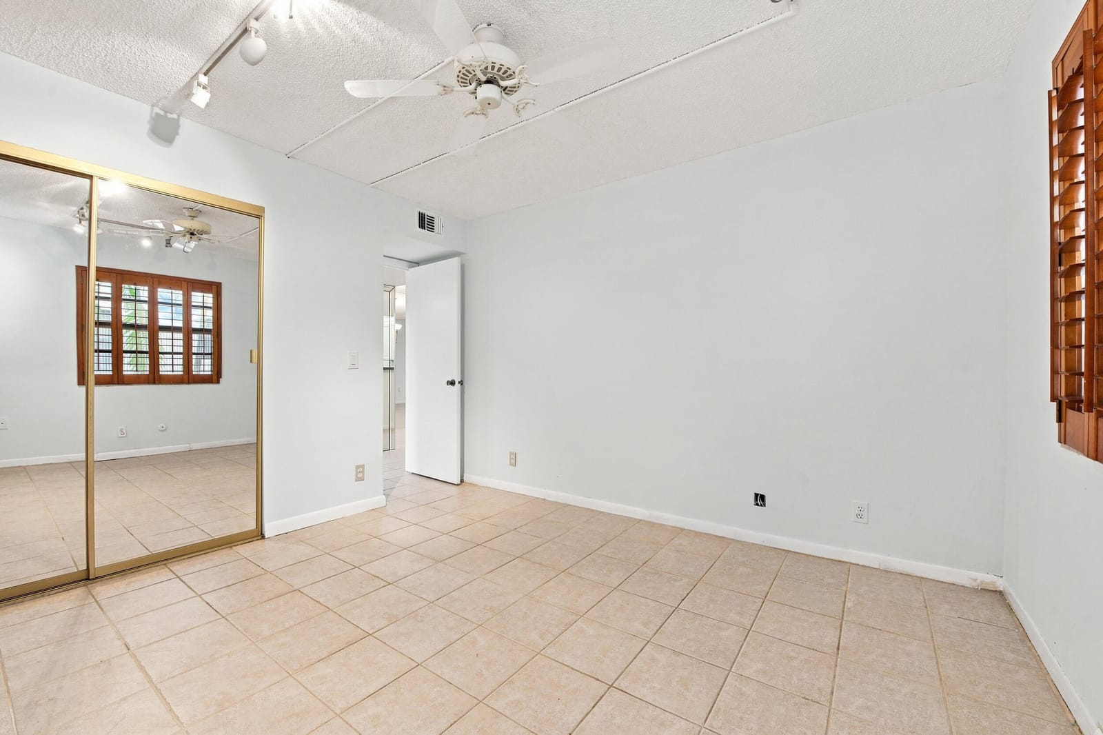 448 Piedmont J, Delray Beach, FL 33484 photo 21