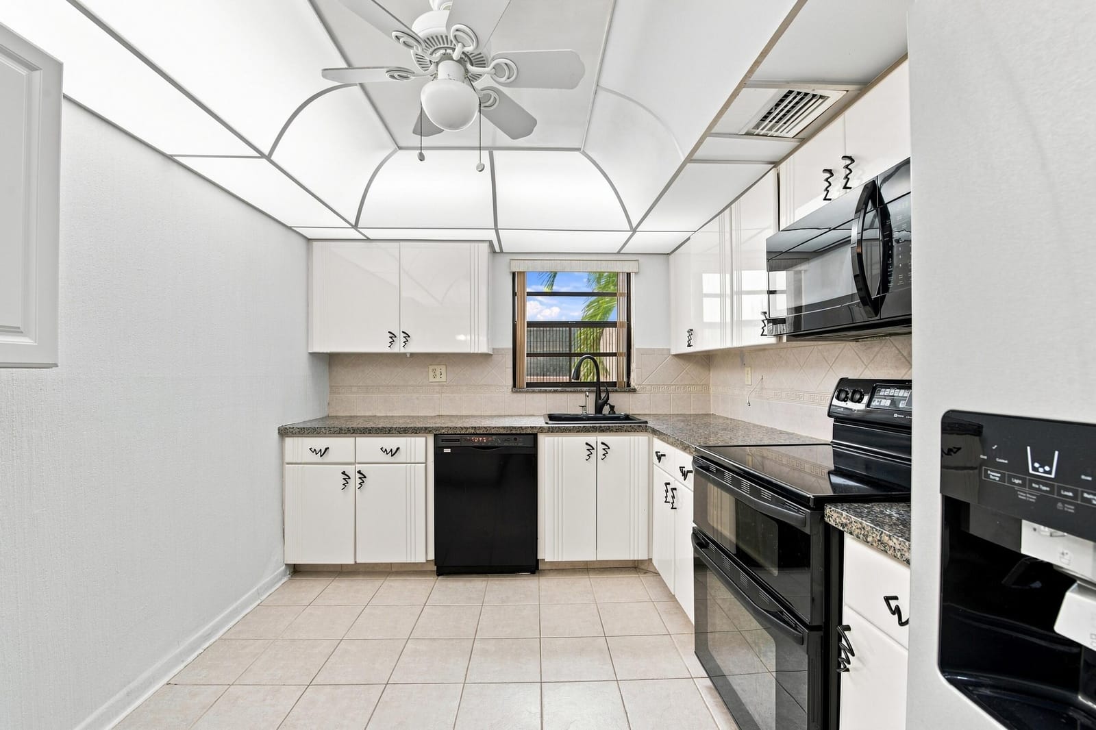 448 Piedmont J, Delray Beach, FL 33484 photo 9