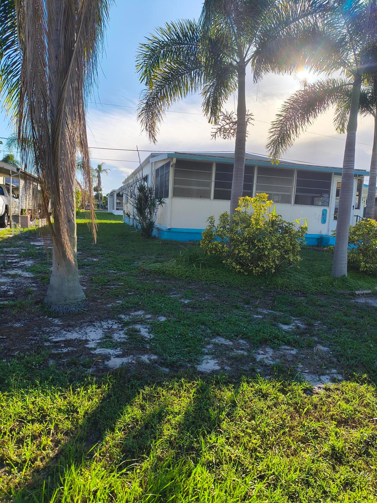 8294 SE SANDY Lane — photo 2