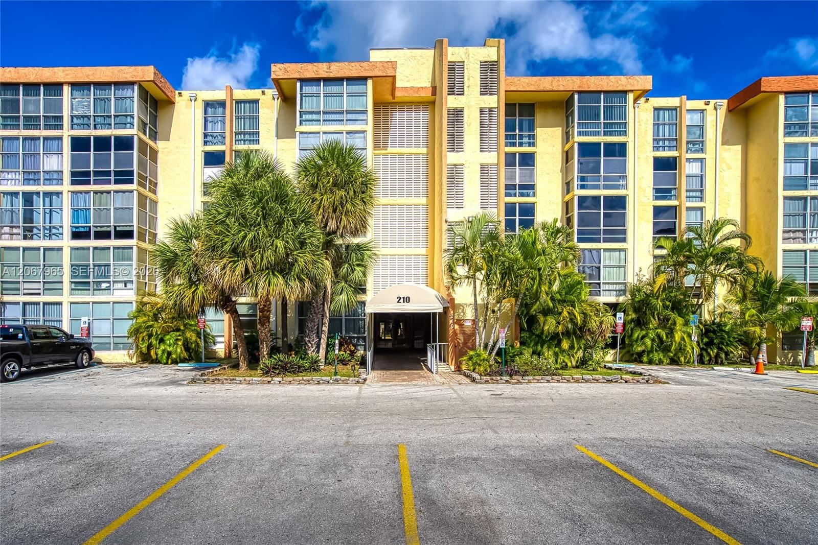 210 172nd Street 533, Sunny Isles Beach, FL 33160 photo 27