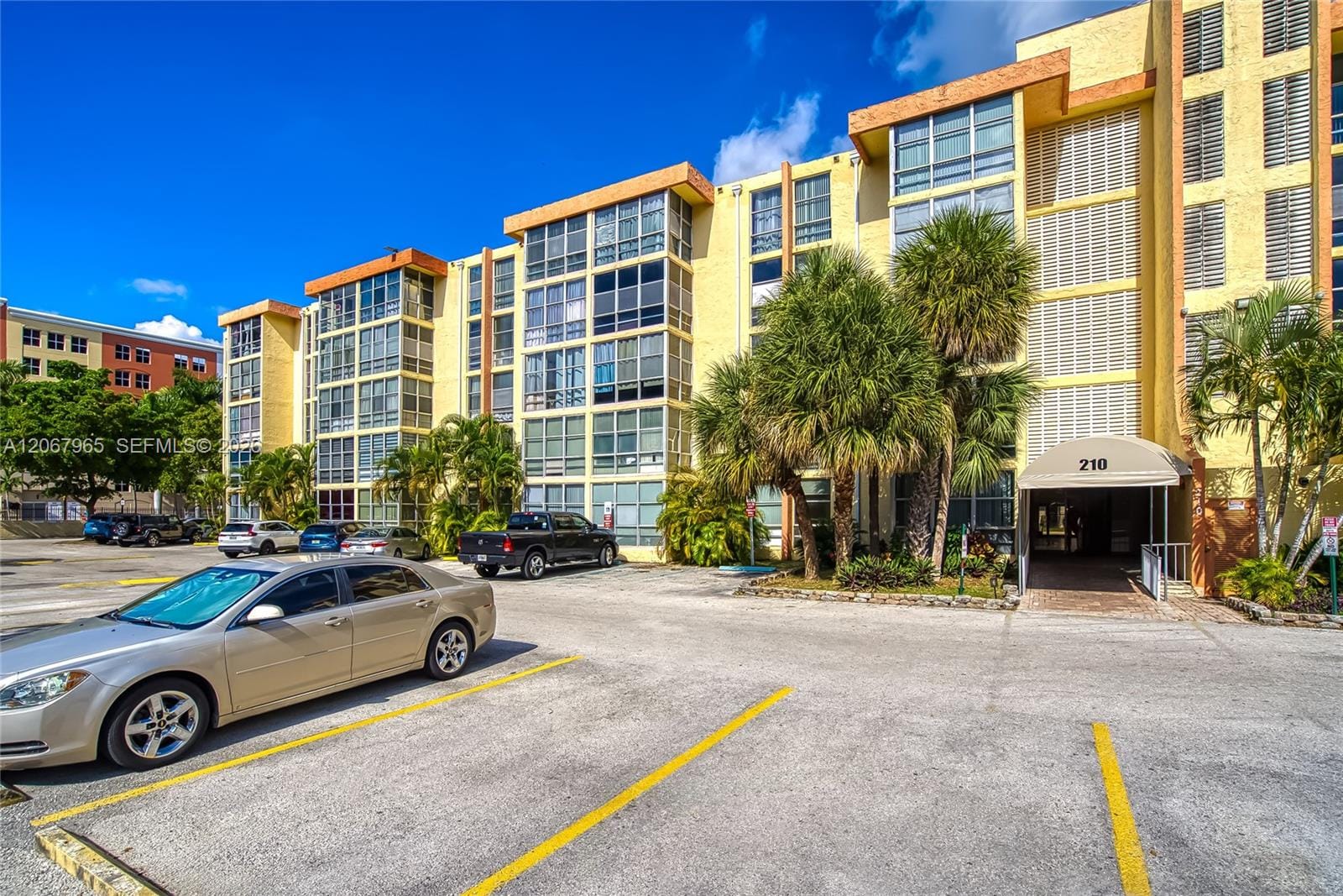 210 172nd Street 533, Sunny Isles Beach, FL 33160 photo 28