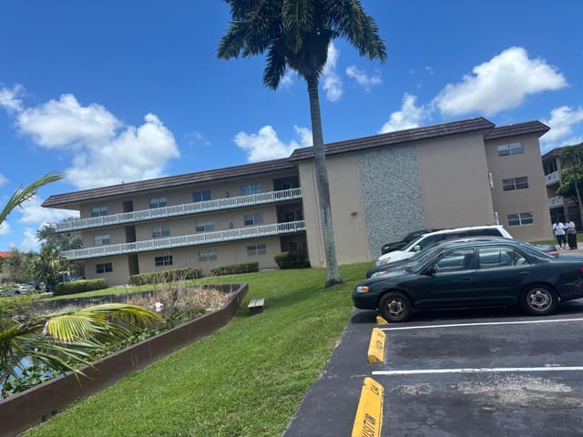 5861 NW 16TH Place 113, sold in Lakeside Manor South Condo, Sunrise, FL
