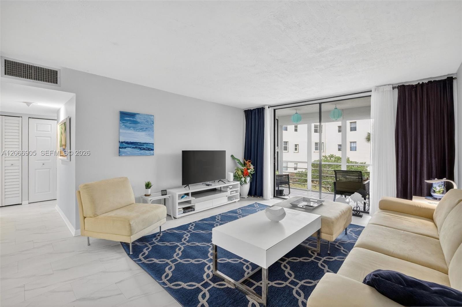 2801 Somerset Drive 205 — photo 4
