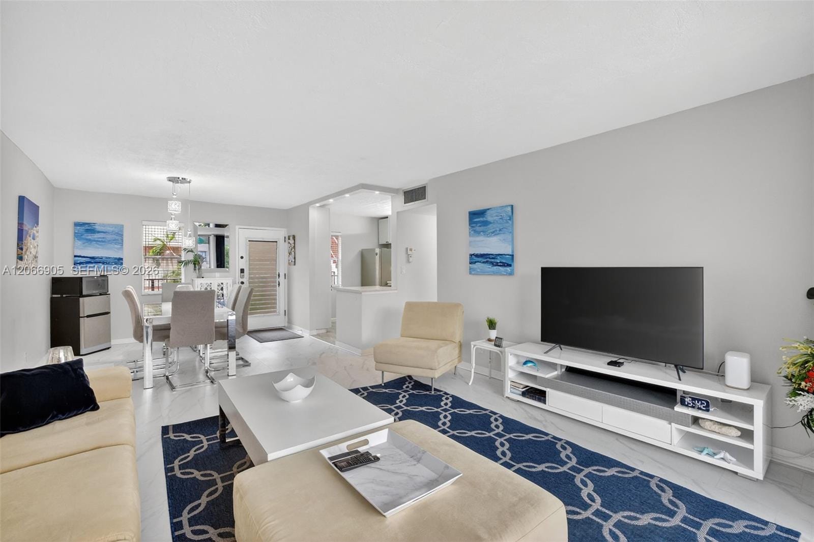 2801 Somerset Drive 205 — photo 8