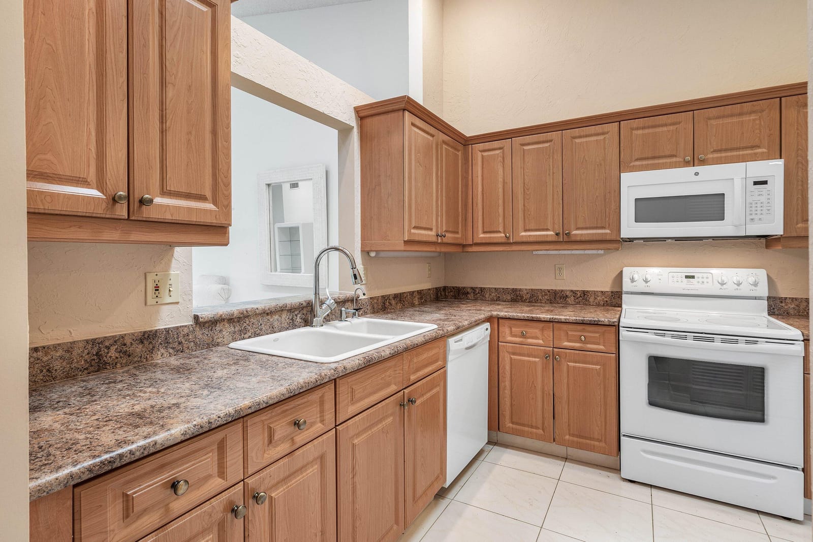 8271 SUN LAKE Drive, Boca Raton, FL 33496 photo 7