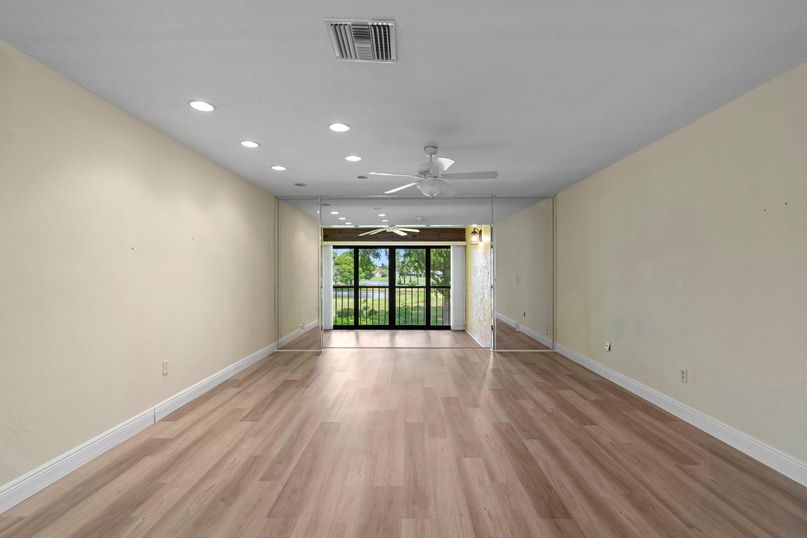 9286 VISTA DEL LAGO F — photo 4