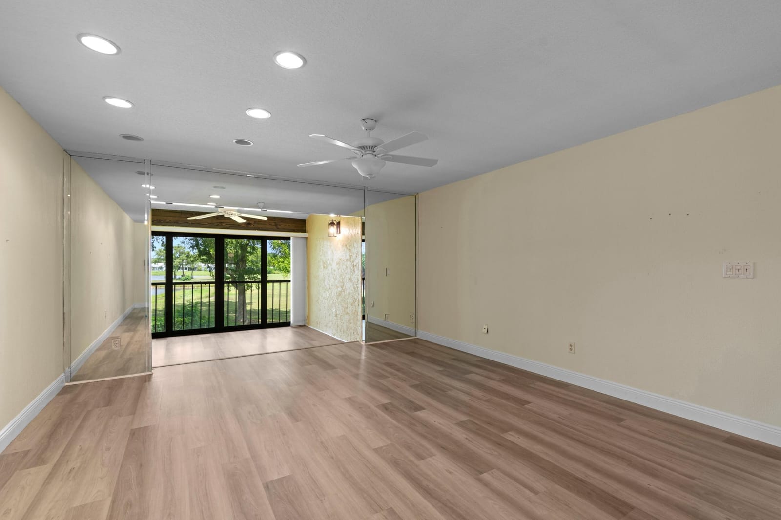 9286 VISTA DEL LAGO F — photo 5