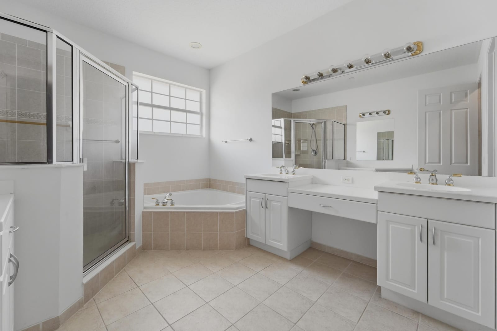 126 LANCASTER Road, Boynton Beach, FL 33426 photo 16