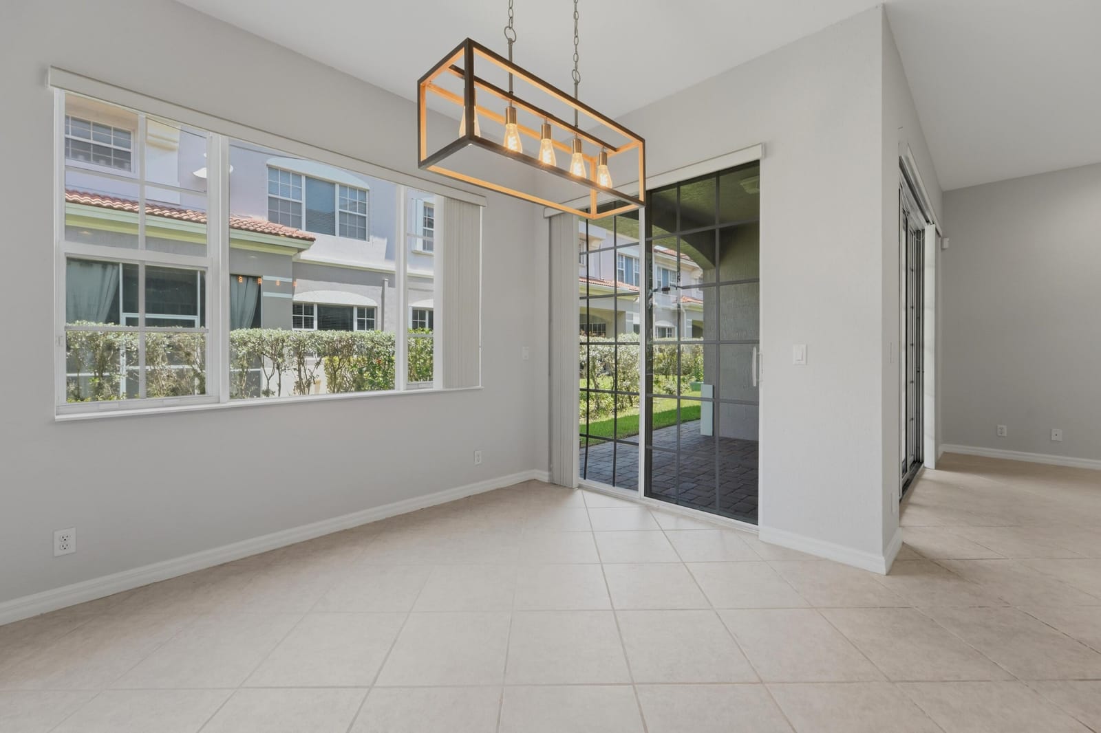 126 LANCASTER Road, Boynton Beach, FL 33426 photo 10