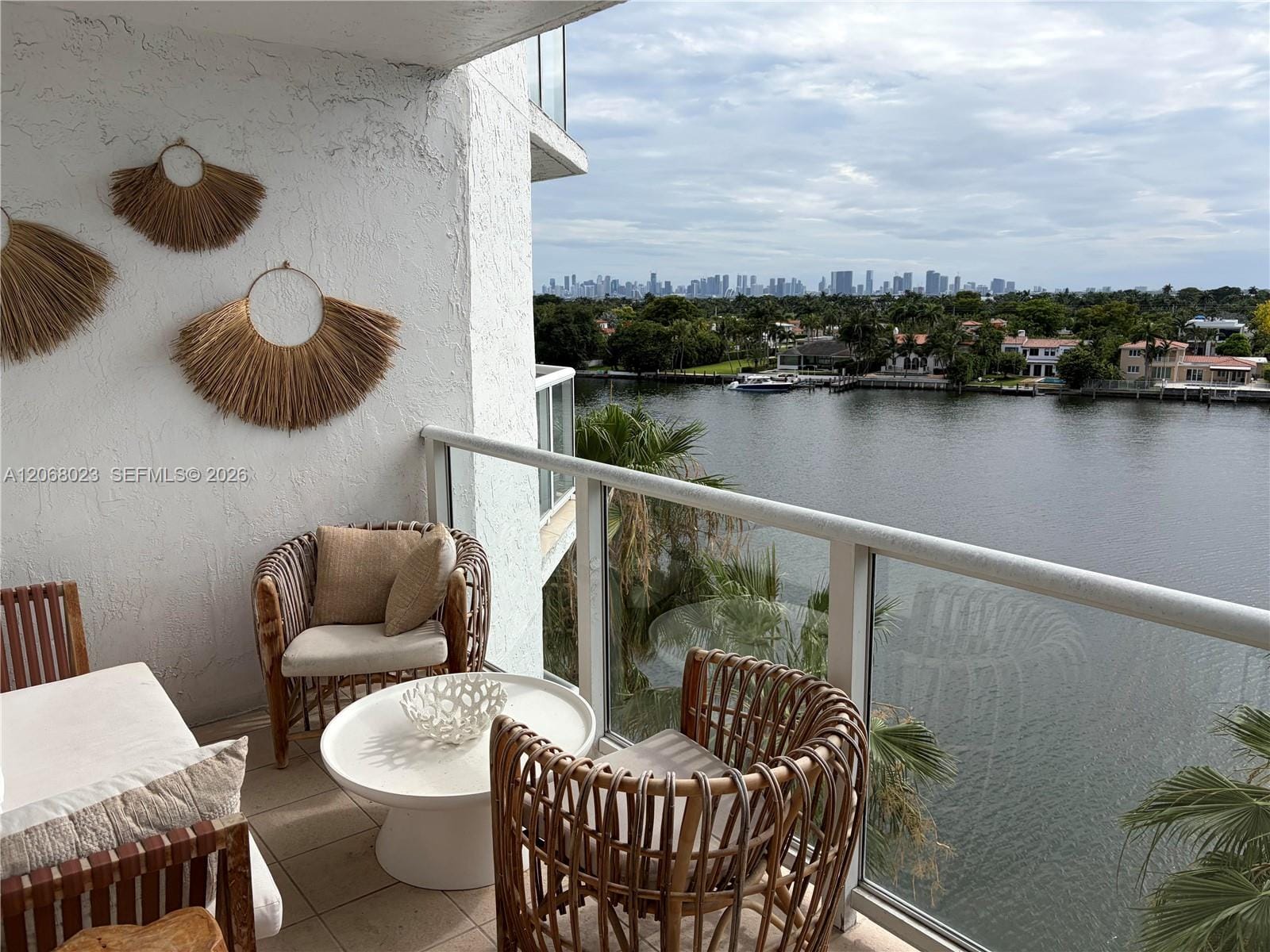 5900 Collins Avenue 702 — photo 2