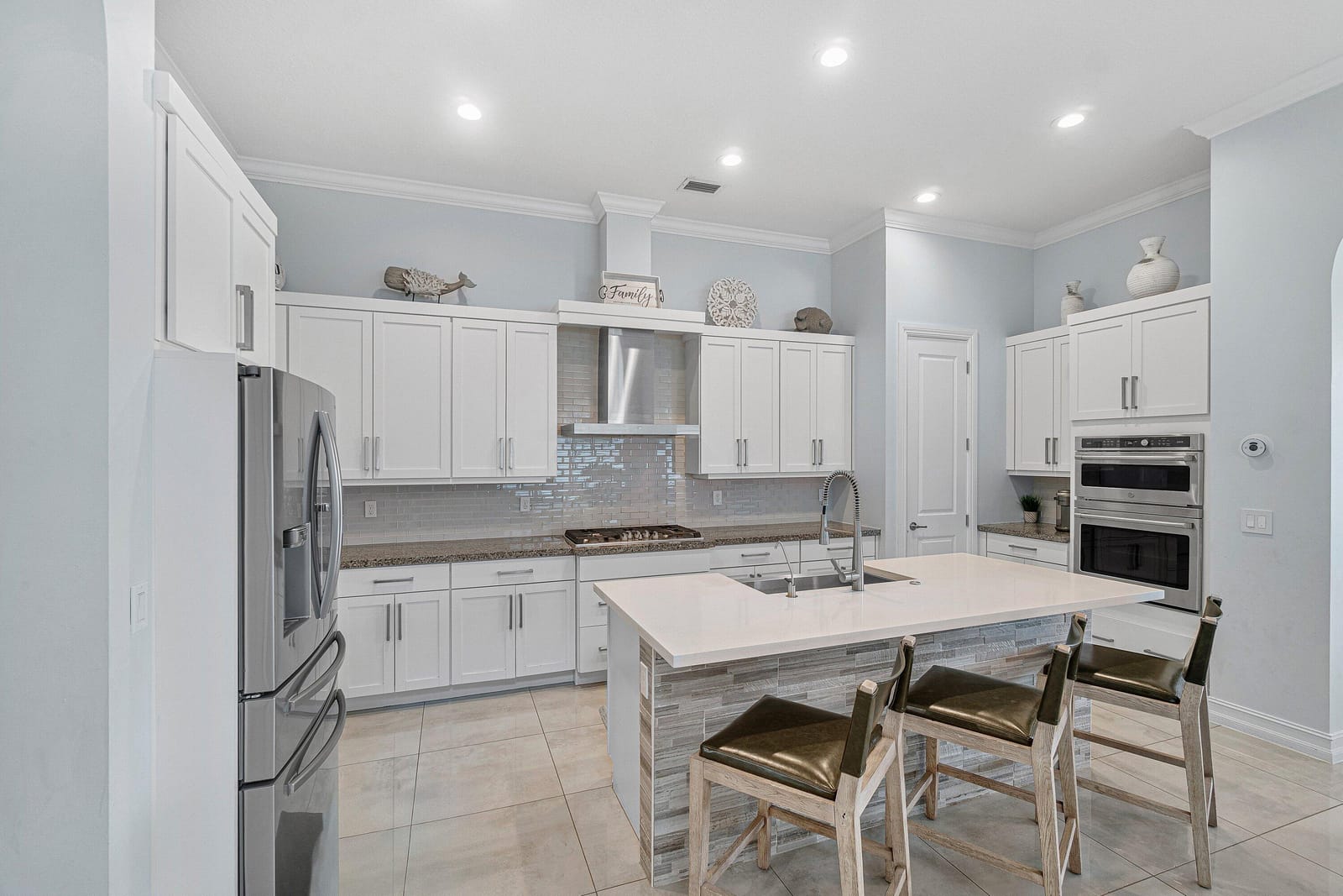 8331 Grand Prix Lane — photo 8