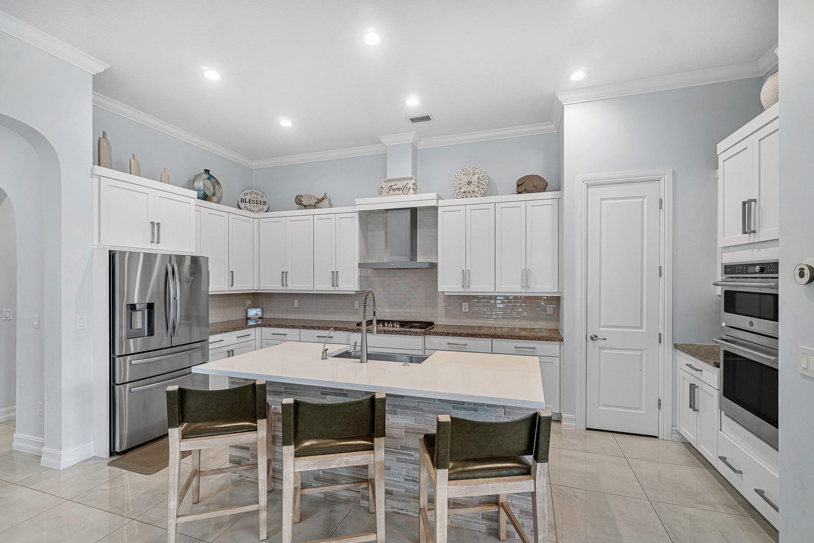 8331 Grand Prix Lane — photo 9