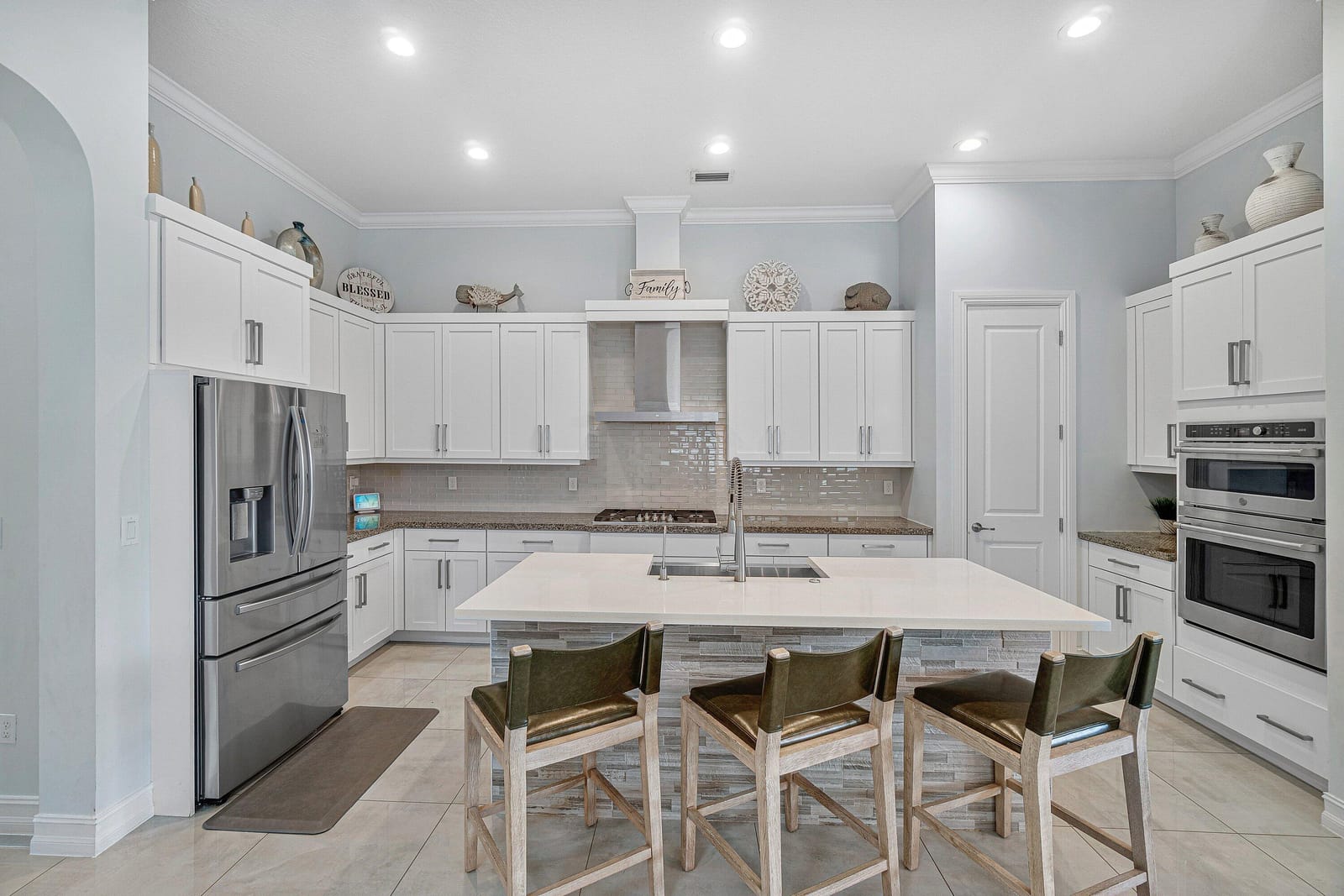 8331 Grand Prix Lane — photo 10
