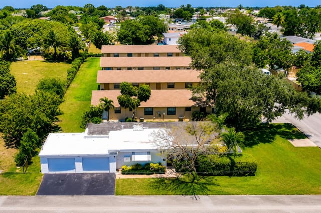 5619 MCKINLEY A-H, Hollywood Country Club, Hollywood, FL