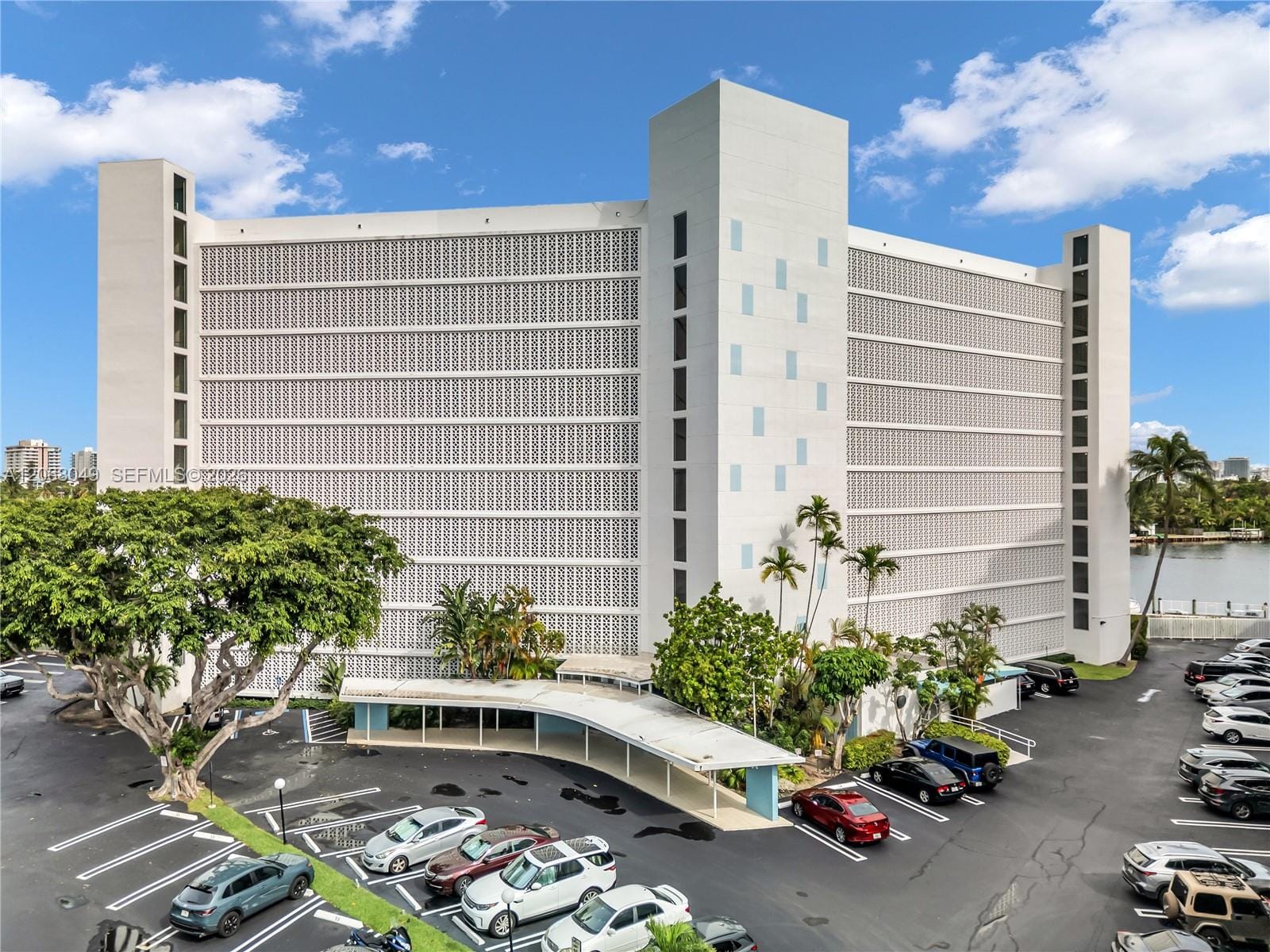 9101 E Bay Harbor Drive 706 — photo 1