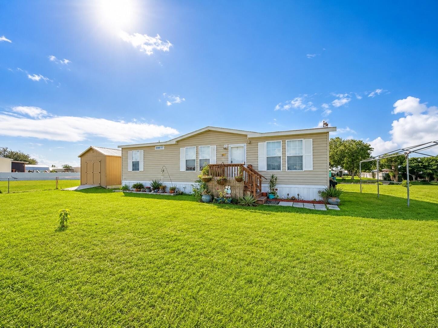 1059 ORANGE Loop, Okeechobee, FL 34974