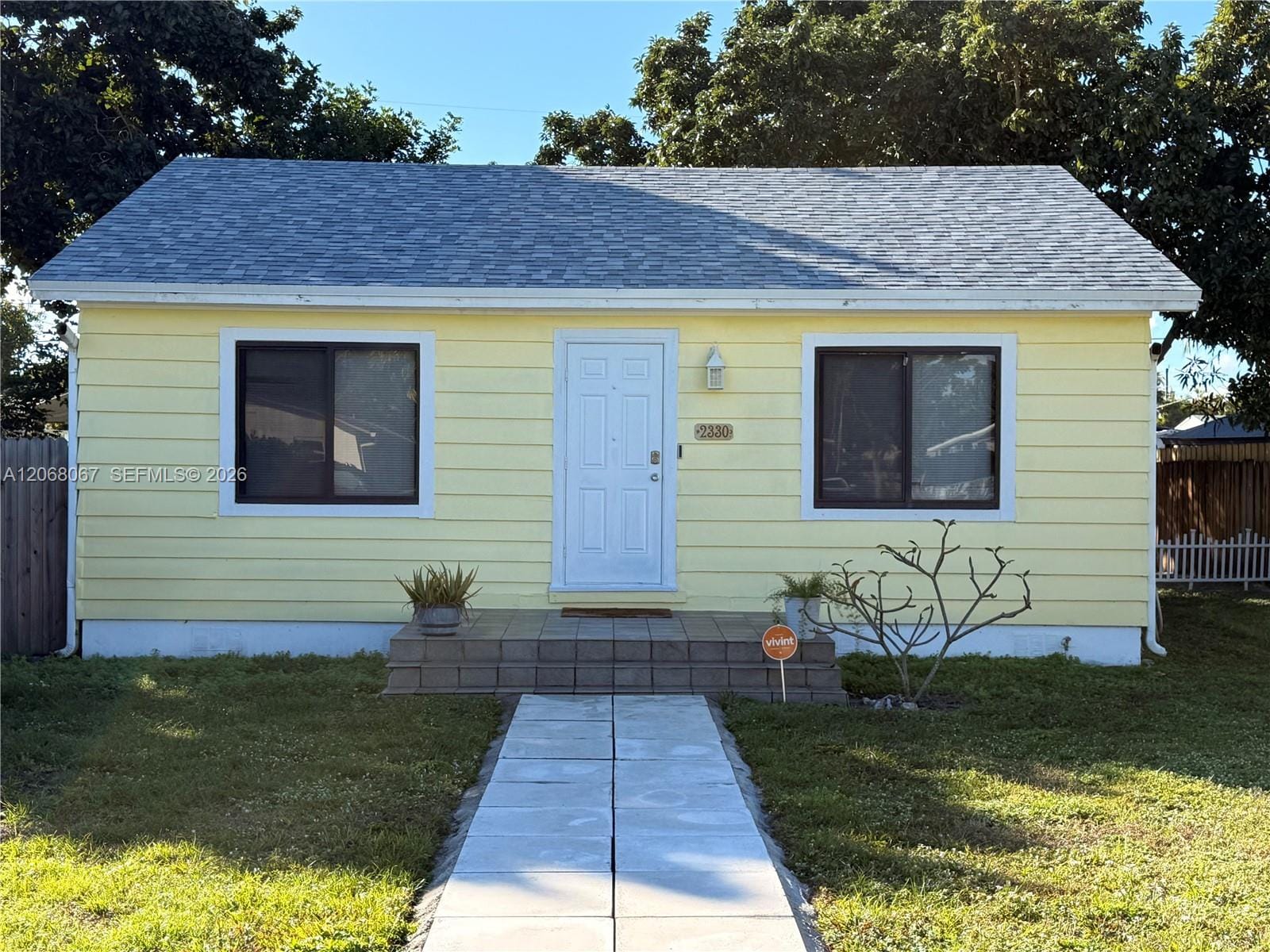 2330 Scott Street — photo 2