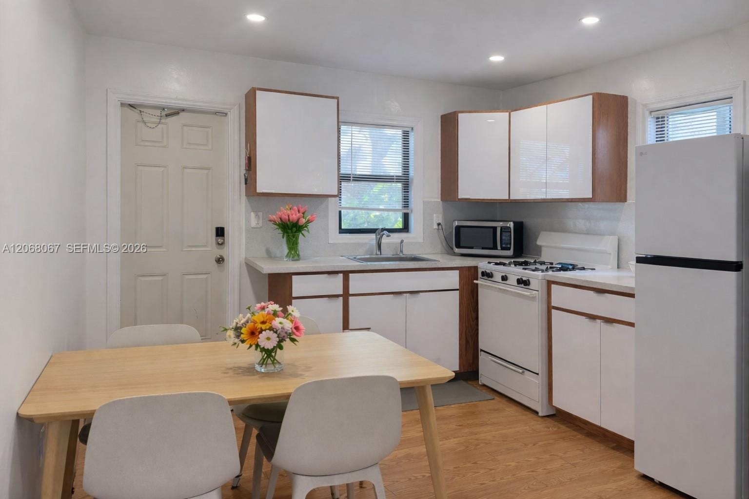 2330 Scott Street — photo 7