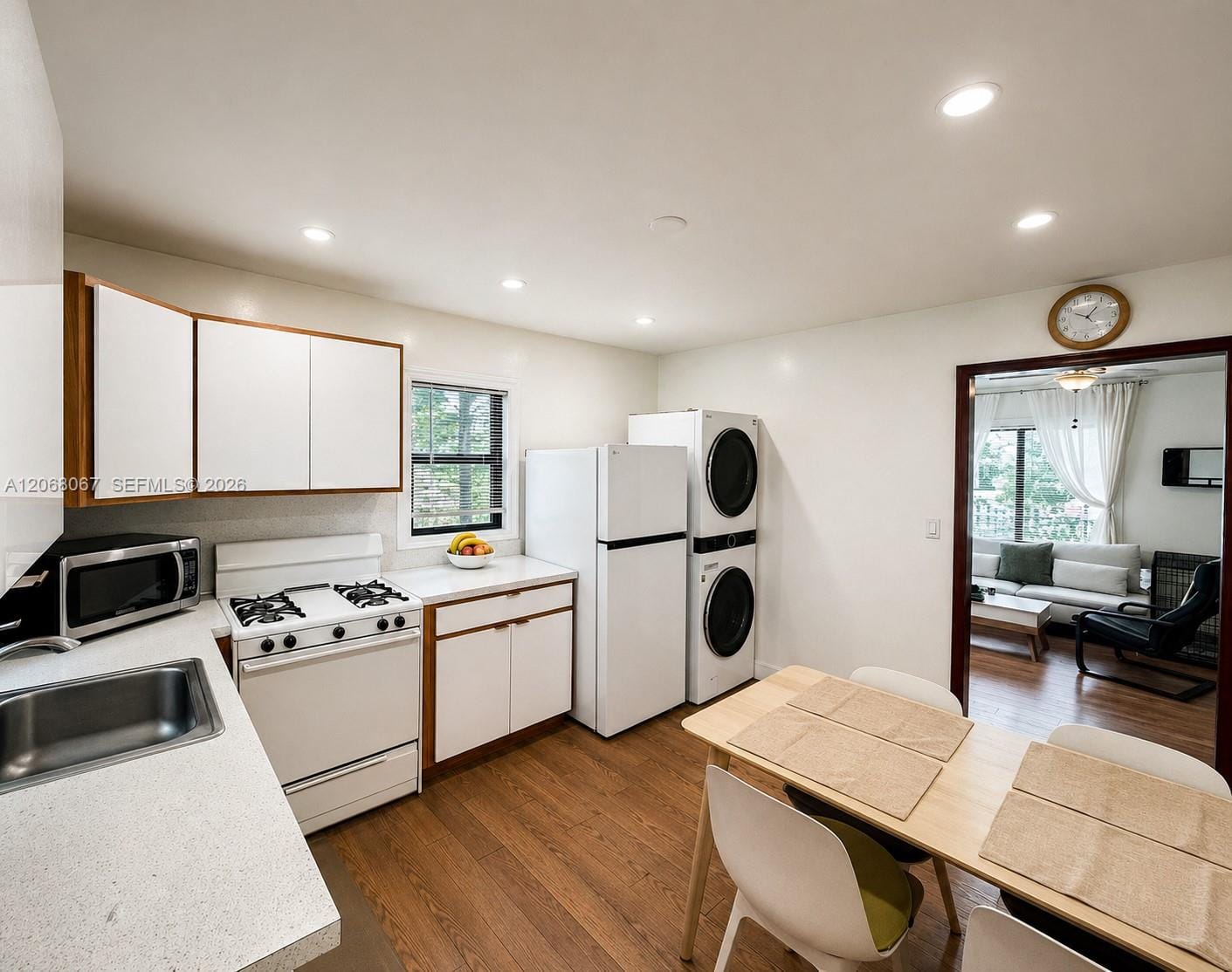 2330 Scott Street — photo 10
