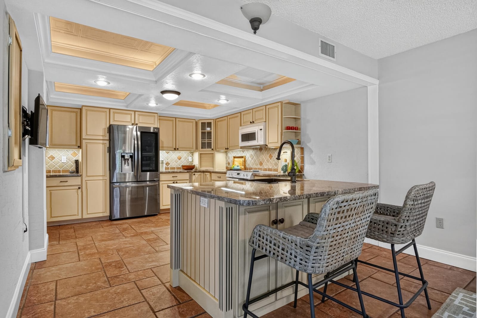 3400 TWIN LAKES Terrace 201 — photo 8