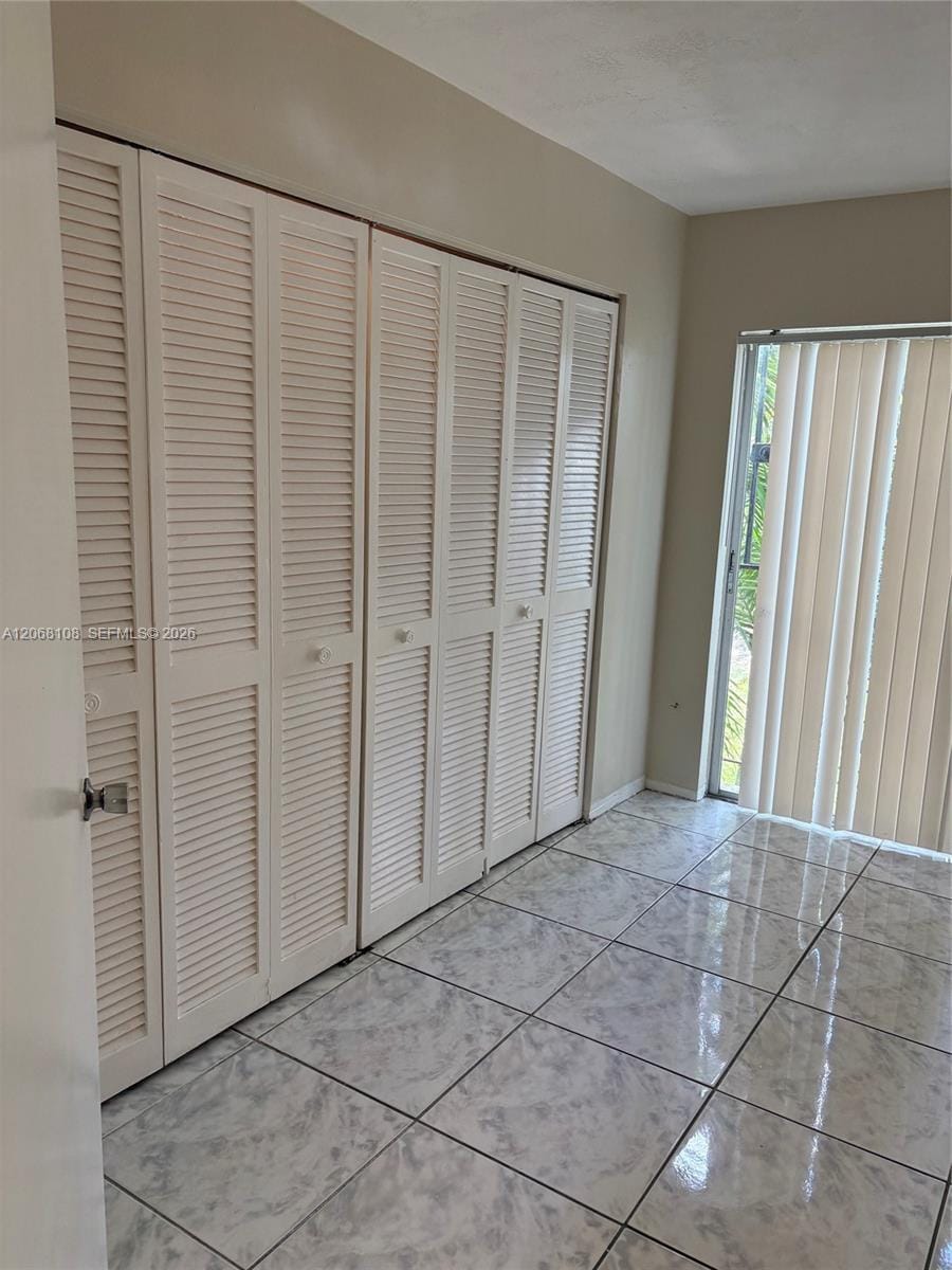 16215 NE 18th Court 212 — photo 4