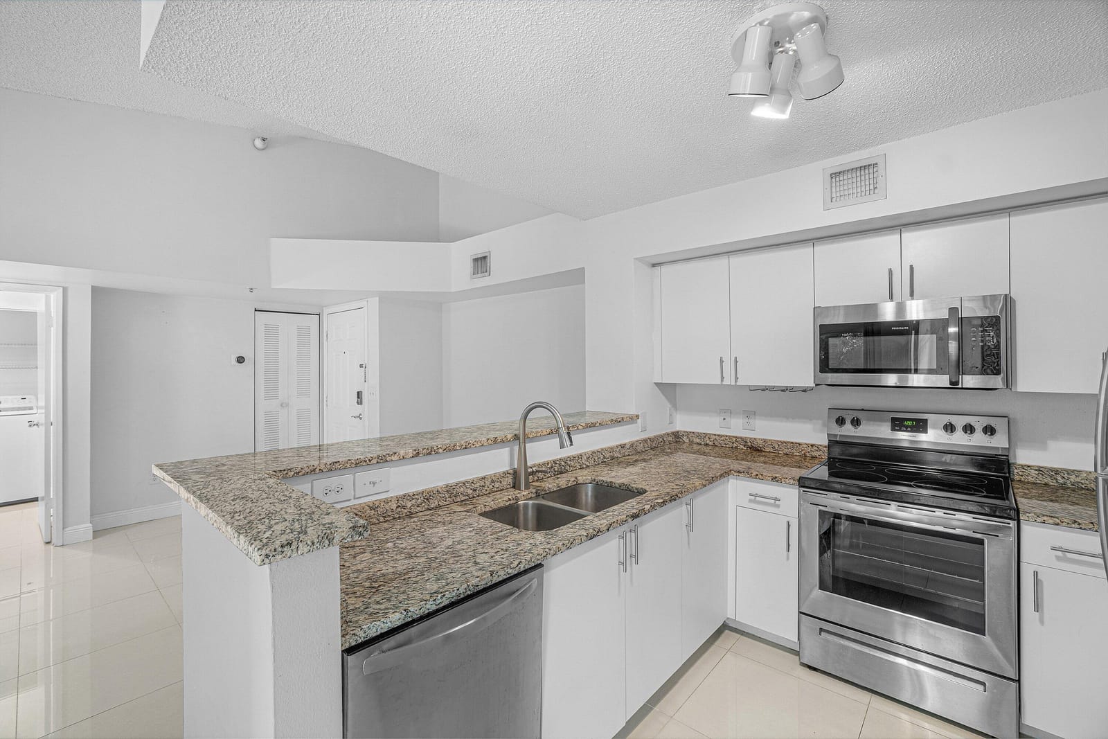 131 Yacht Club Way 307, Hypoluxo, FL 33462 photo 12