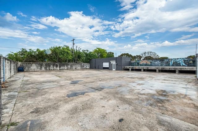 4601 NW 17th Avenue, Miami, FL 33142