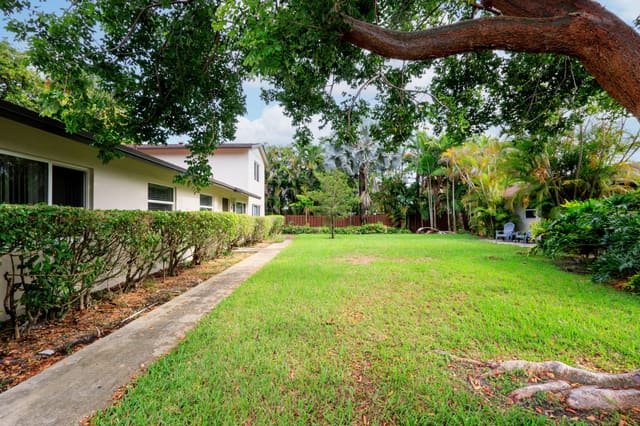 1106 NE 16th Court 2, Fort Lauderdale, FL 33305