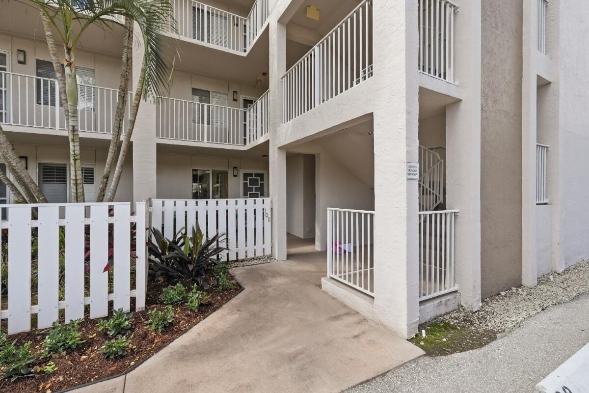 6112 HUNTWICK Terrace 108, Delray Beach, FL 33484 photo 2