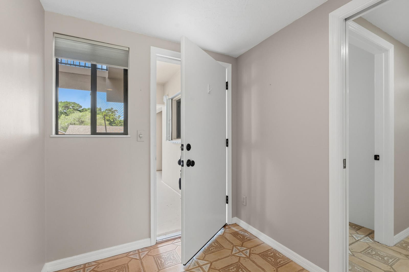 6165 S MIRROR LAKE Drive 106 — photo 4
