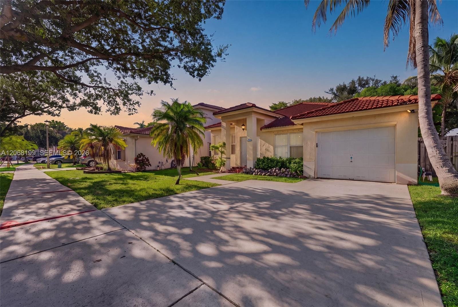 13976 S Cypress Cove Circle, Davie, FL 33325