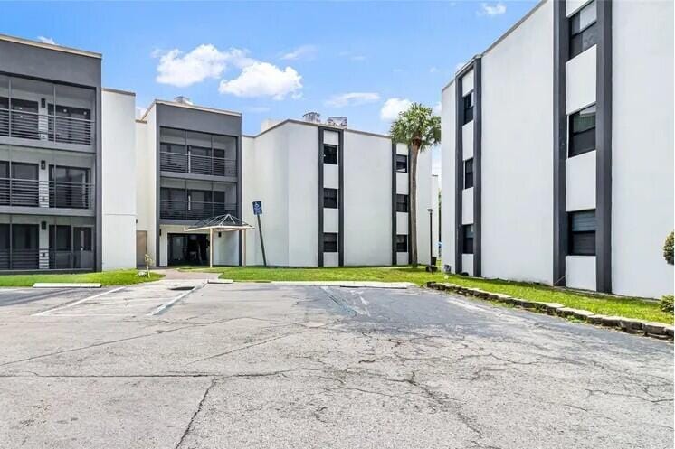4040 N Hills Drive 31, Hollywood, FL 33021 photo 1